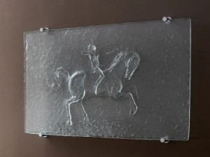 Декоративный предмет стеклянной стены