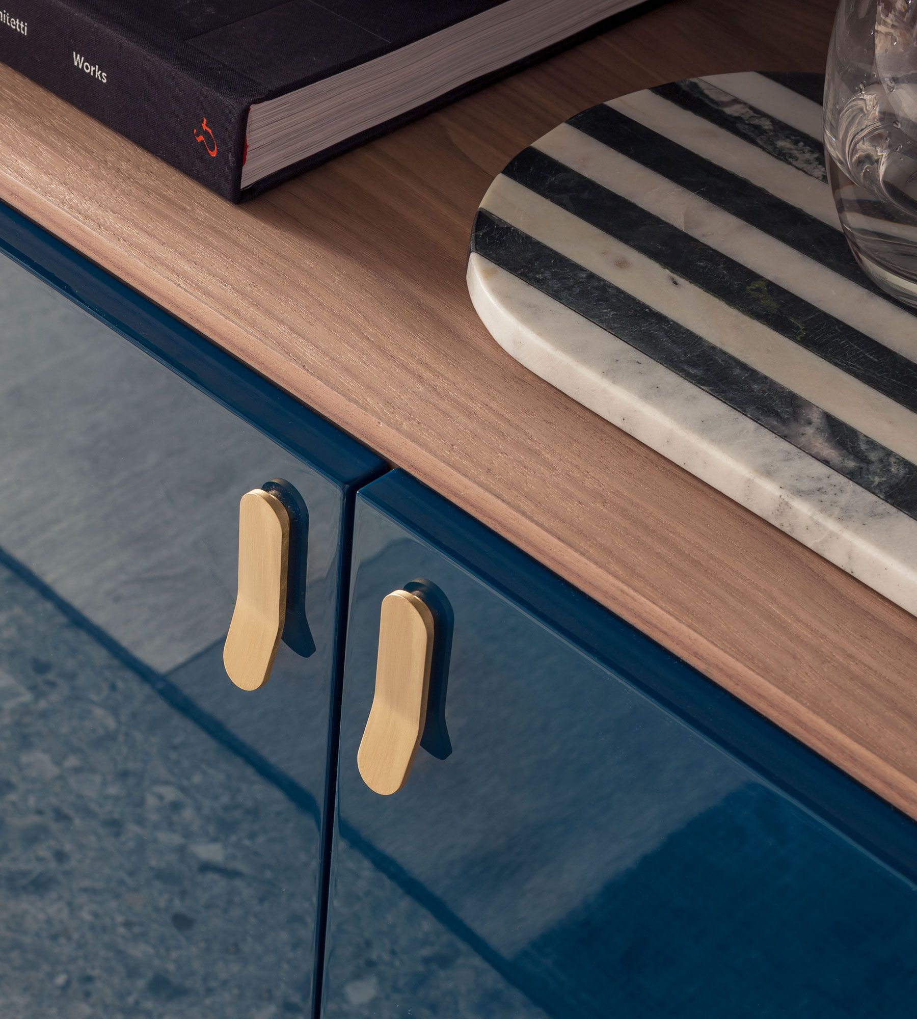 Деревянный шкаф с распашными дверцами Morica Design Enjoy ARCH-00049763 - Вид №3