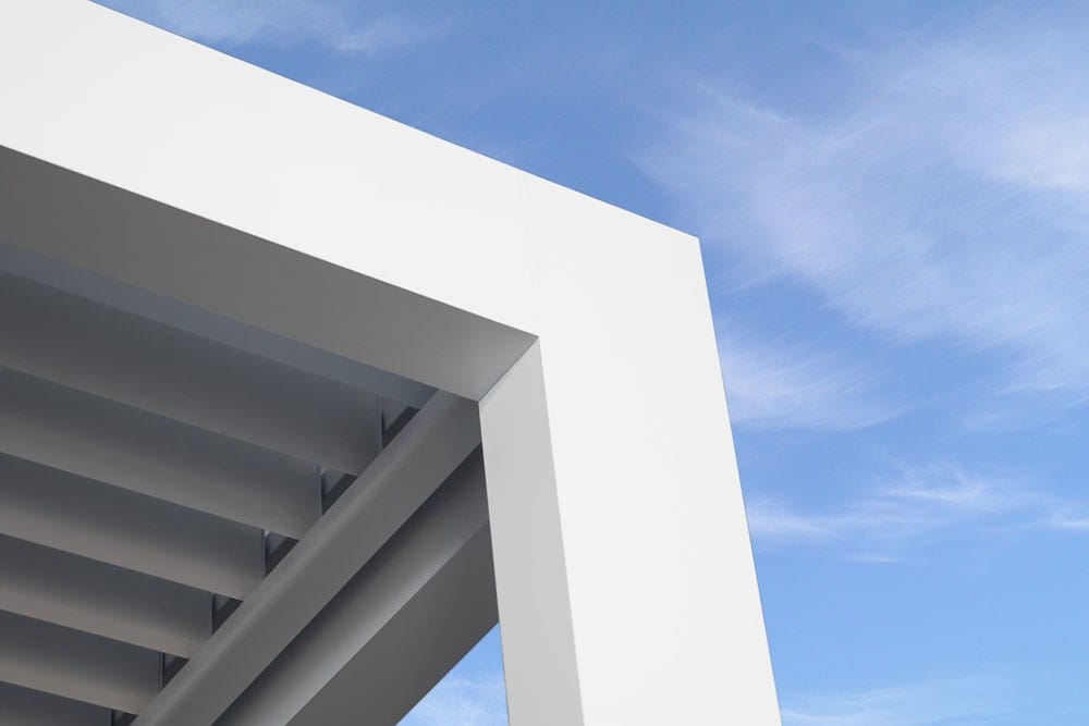 Пергола из алюминия с поворотными пластинами STUDIO 66 BLADE 180 ARCH-00037743 - Вид №28