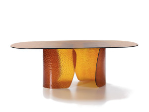 Стеклянный обеденный стол