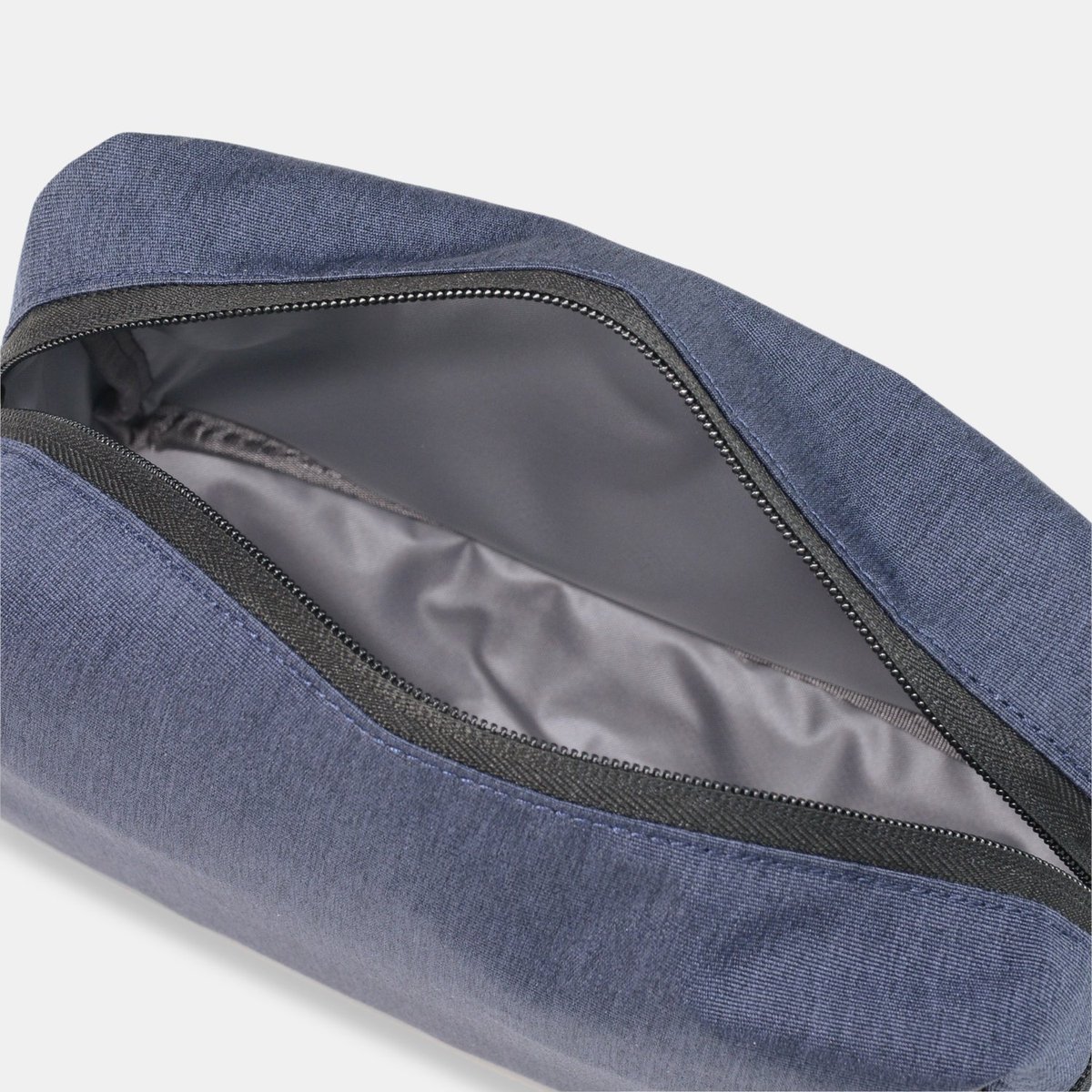 HMID09/026-01 Несессер HMID09 Axel Toiletry Bag Hedgren Midway  - Вид №4