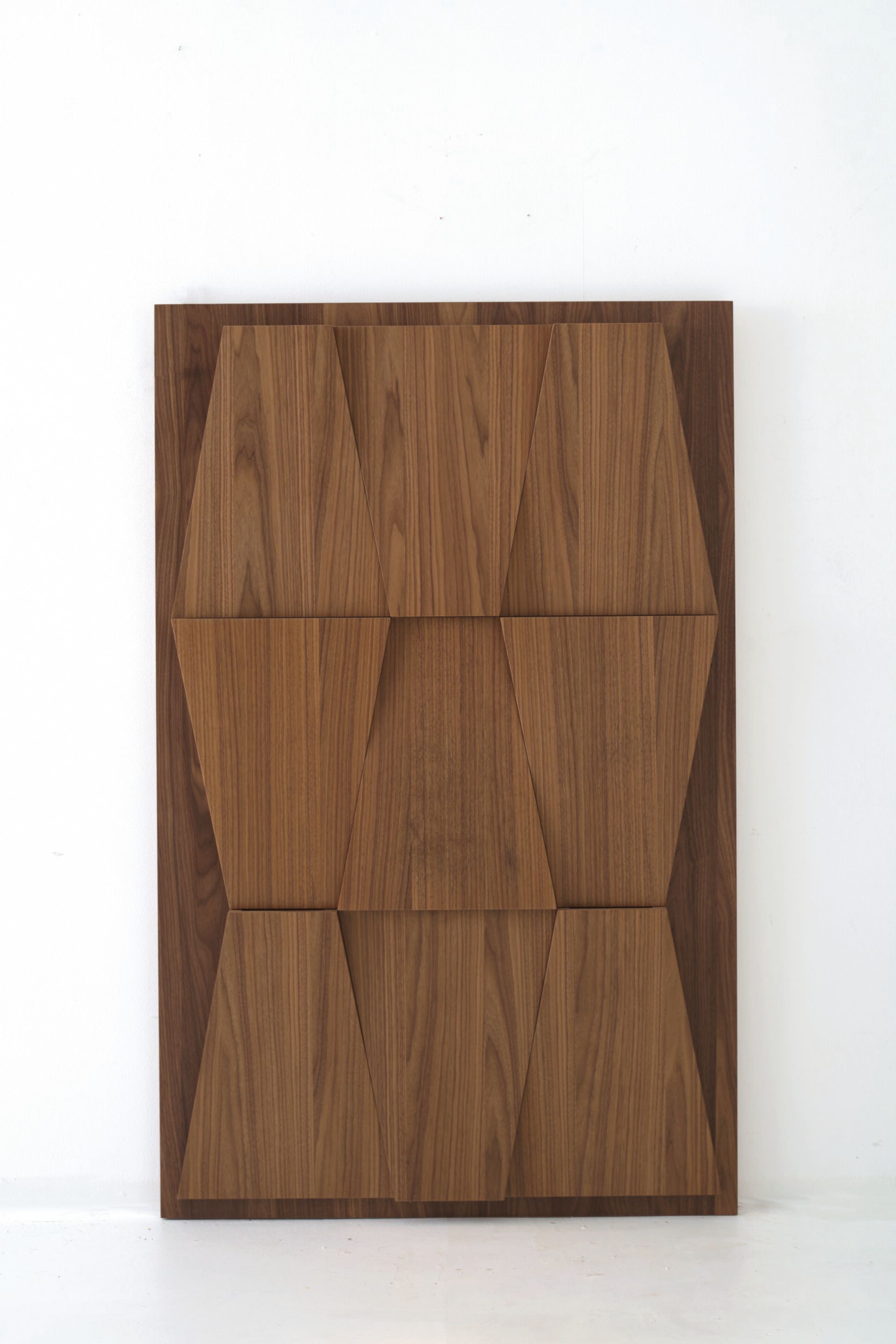 Обшивка из ореха canaletto со встроенным освещением и 3D-эффектом Modesign Brera ARCH-00018697 - Вид №7