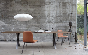 Деревянный выдвижной стол