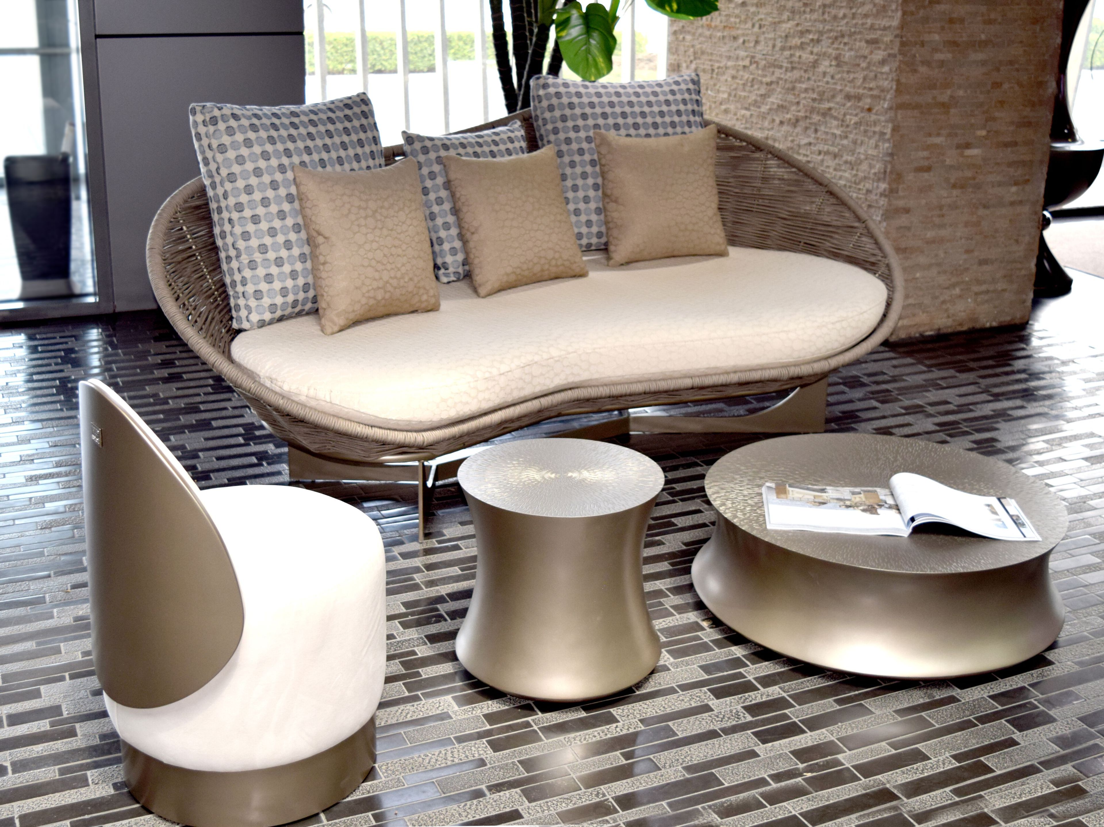 Круглый журнальный столик из стекловолокна ABLE AURA ARCH-00033417 - Вид №5