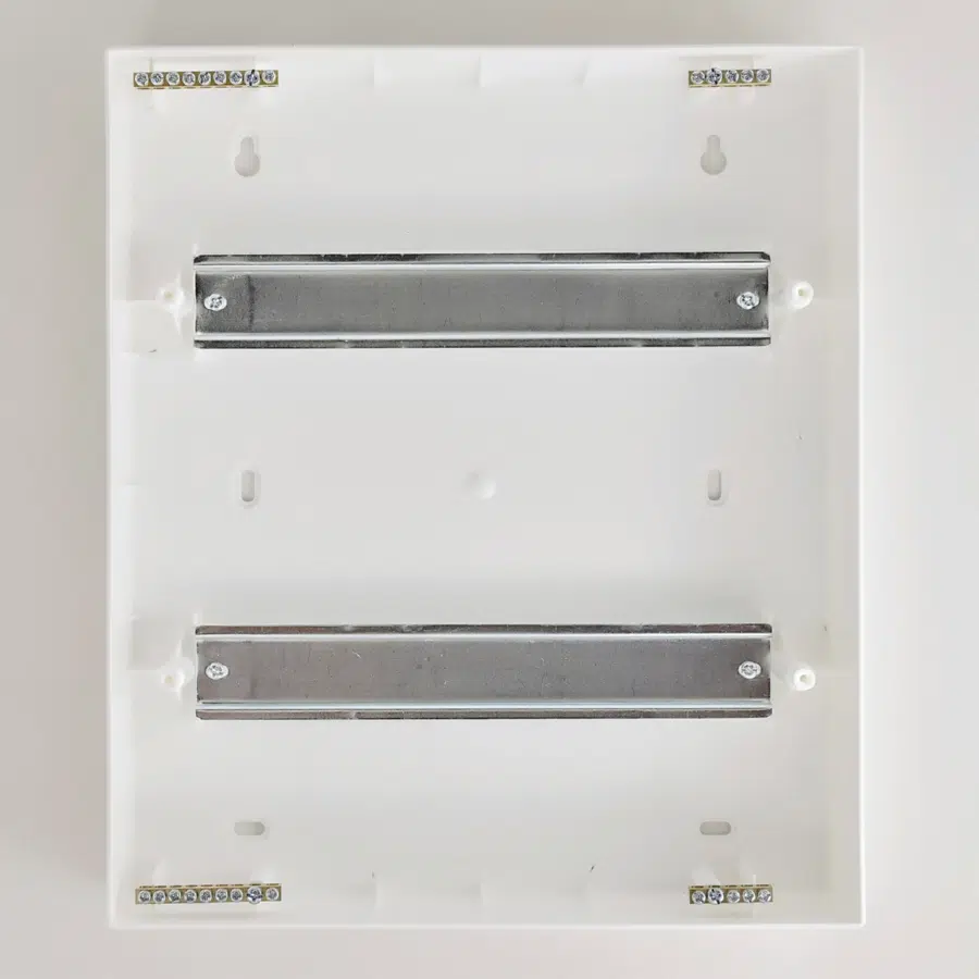 LUXRAY Боксс прозрачной крышкой ЩРН-П-24 для наружной установки LEZARD 731-2000-024 - Вид №4