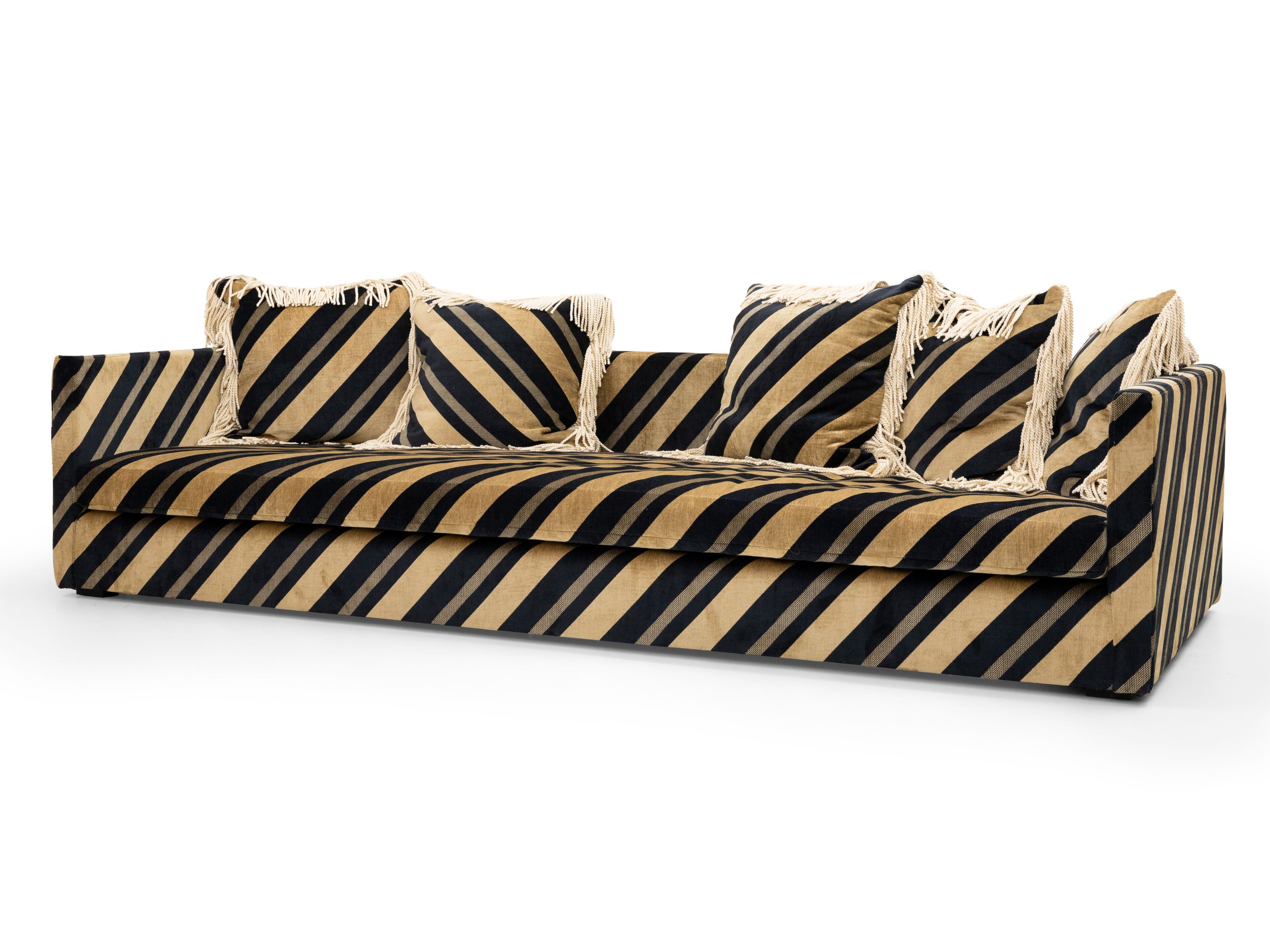 Ткань линейный диван Collett & Victor TRANCOSO ARCH-00073949