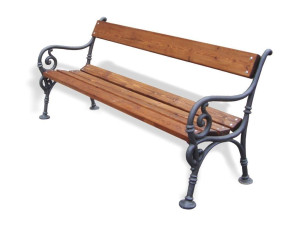 Сосновая скамья с подлокотниками