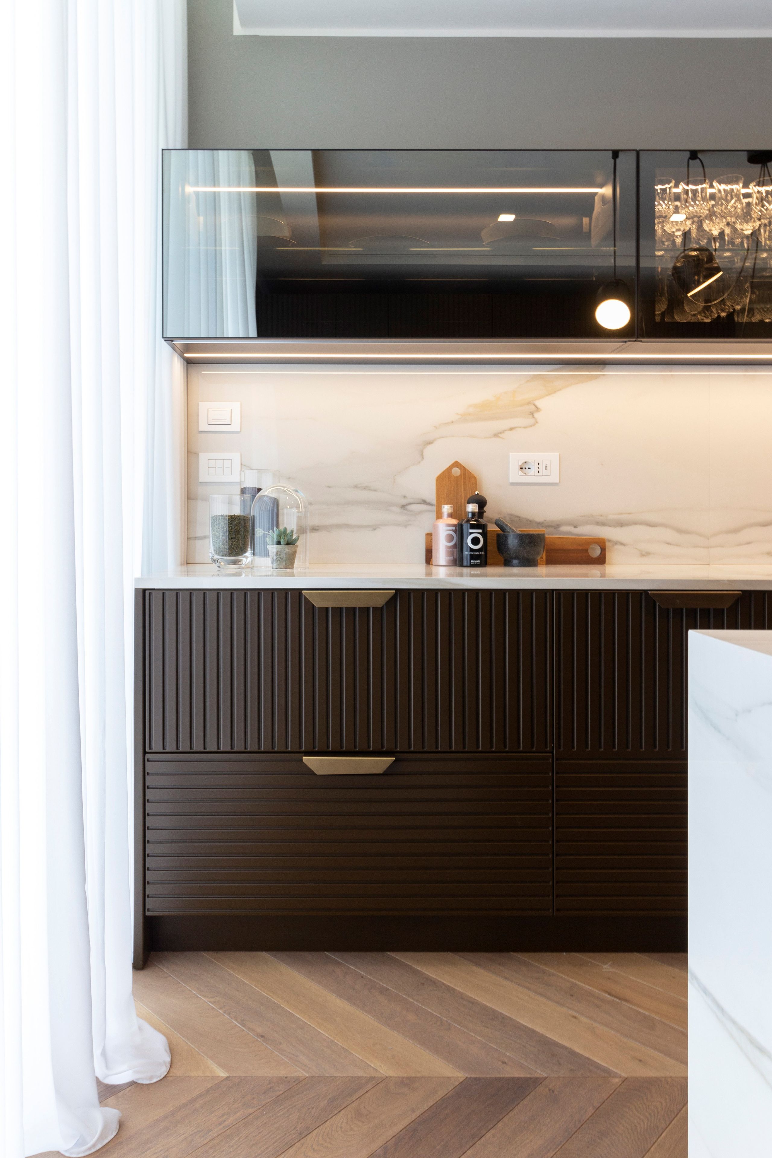 Двусторонняя линейная кухня с центральным островом TM Italia Cucine Miuccia ARCH-00032598 - Вид №1