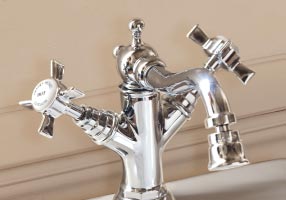 Gentry Home Смеситель для раковины Style на три отверстия с всплывающей пастой Ascot Розовое золото GH102382  - Вид №1