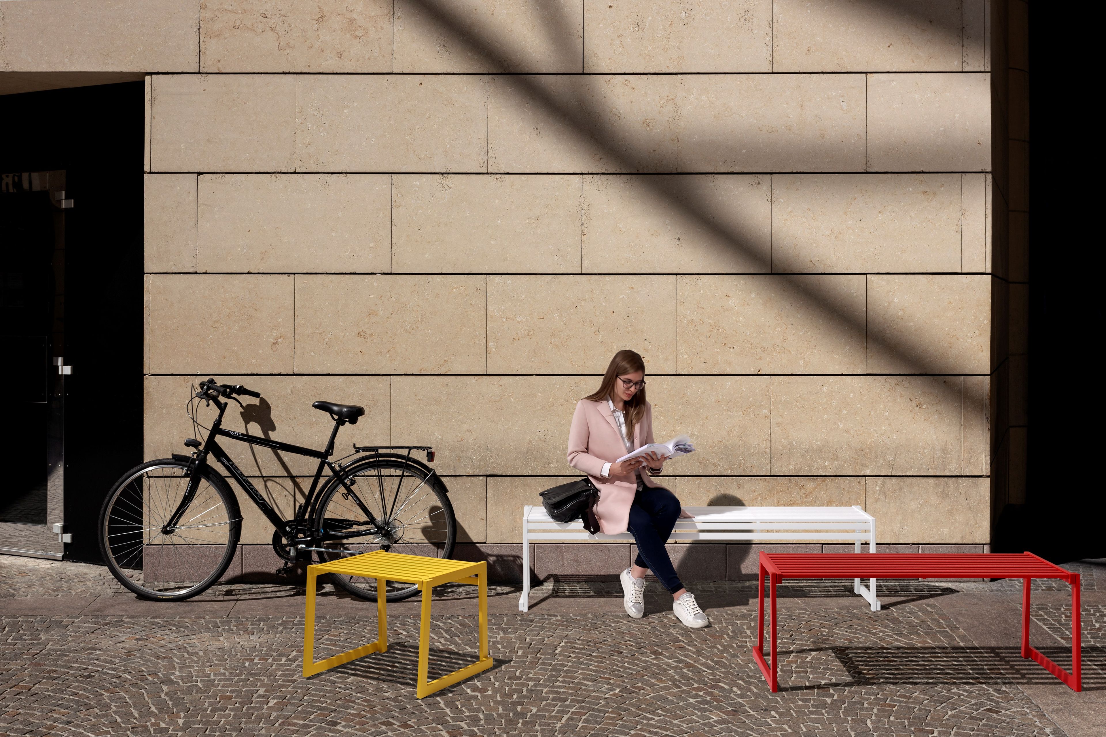 Металлическая скамья без спинки Urbantime Cortina.026 ARCH-00006001 - Вид №1