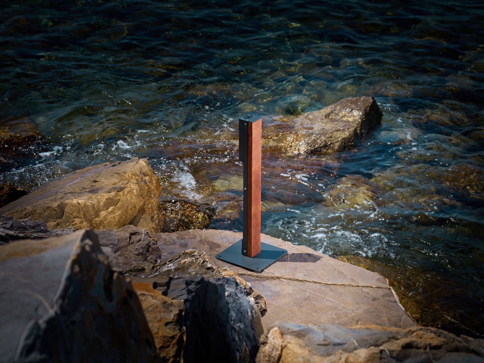 Стальной и деревянный фиксированный боллард с опорной плитой CYRIA Pysa ARCH-00052891 - Вид №2