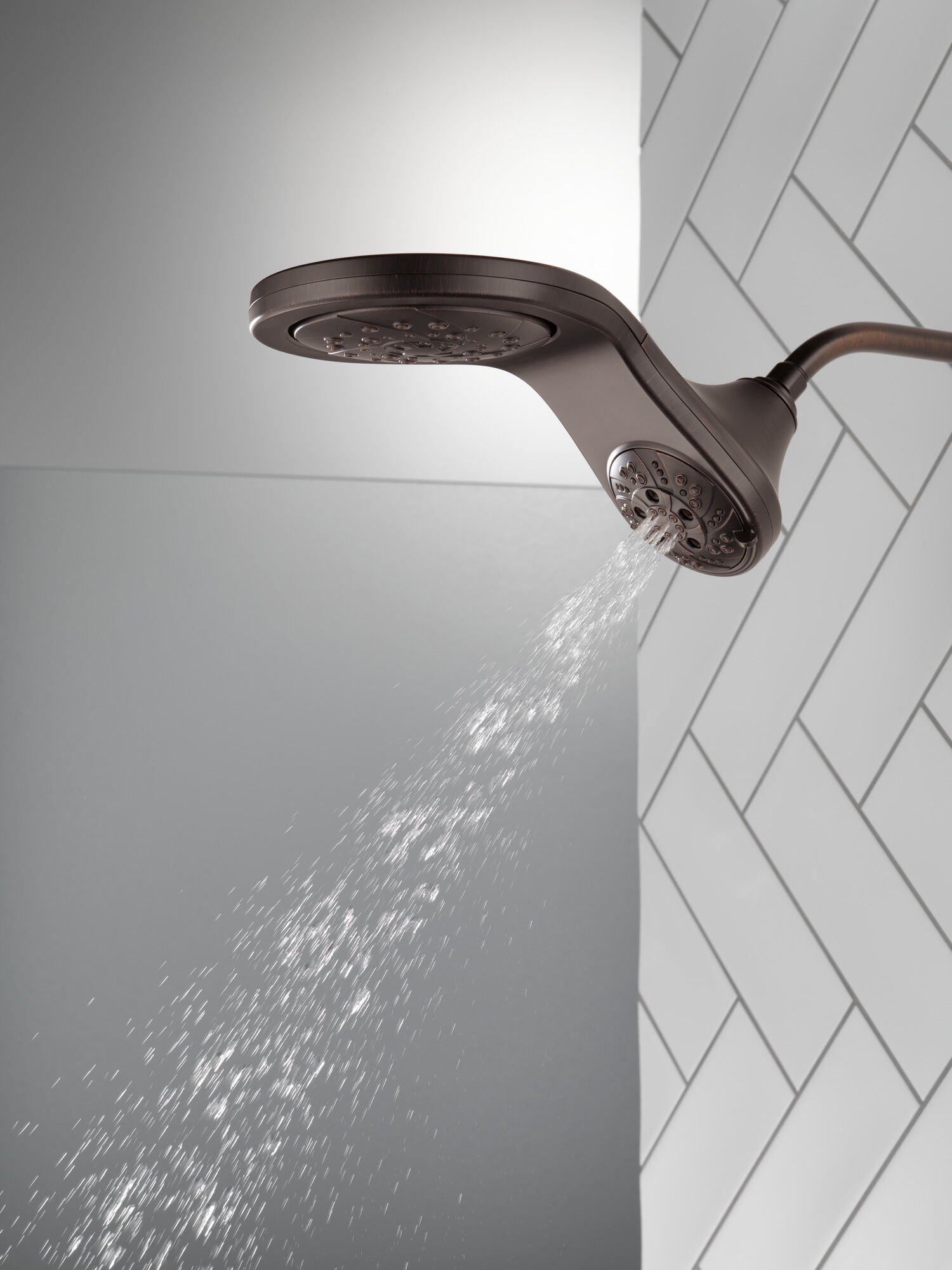 58581-RB25-PK HydroRain® H2Okinetic® 5-регулировочная душевая лейка два в одном Delta Faucet Universal Showering Венецианская бронза  - Вид №12