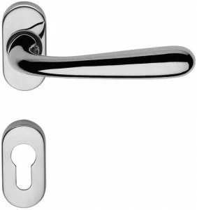 LINEA CALI' Классическая латунная ручка на розетке с замком Garda zincral