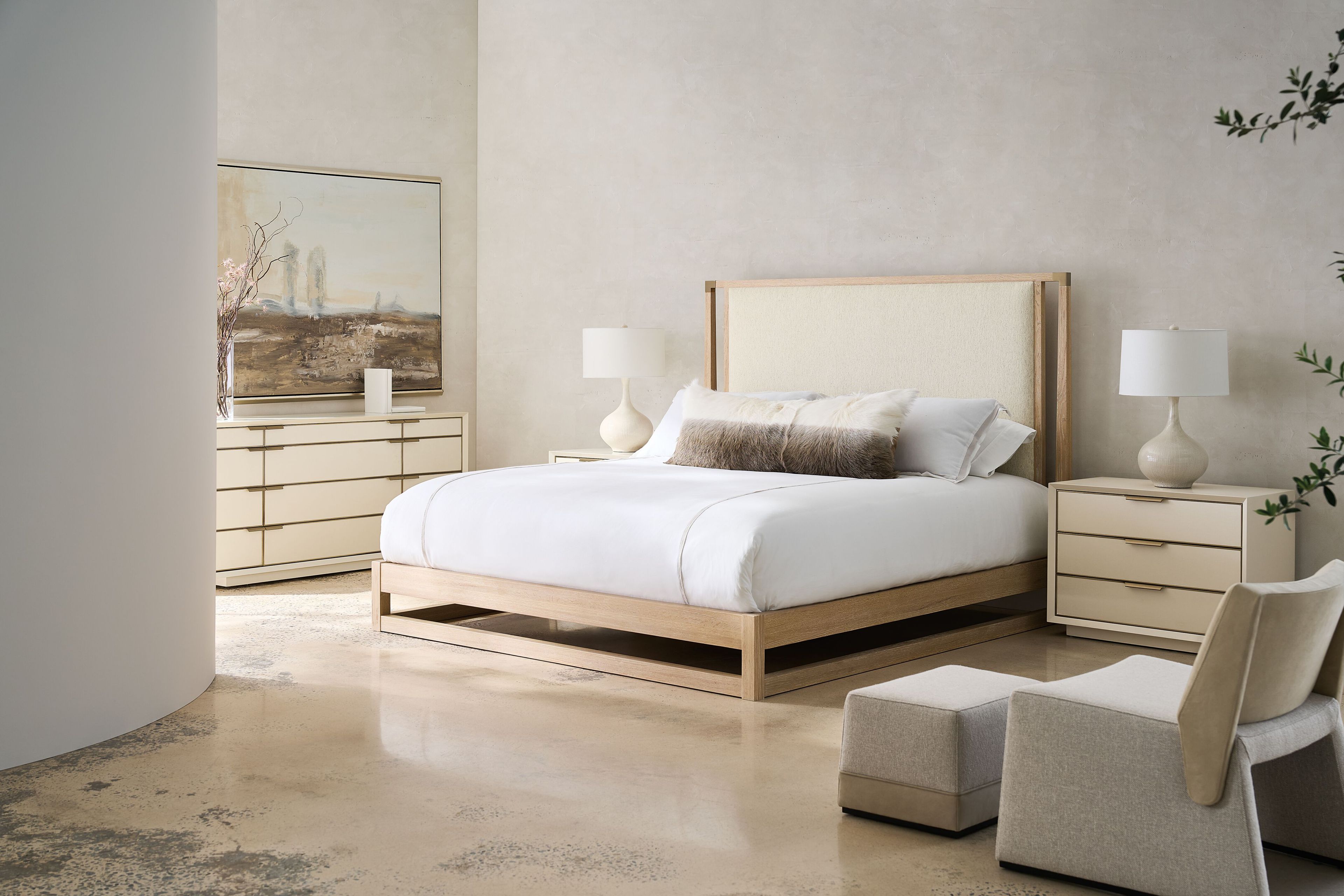 Двуспальная кровать из дерева и ткани с мягким изголовьем Caracole PINSTRIPE UPH ARCH-00150518 - Вид №2