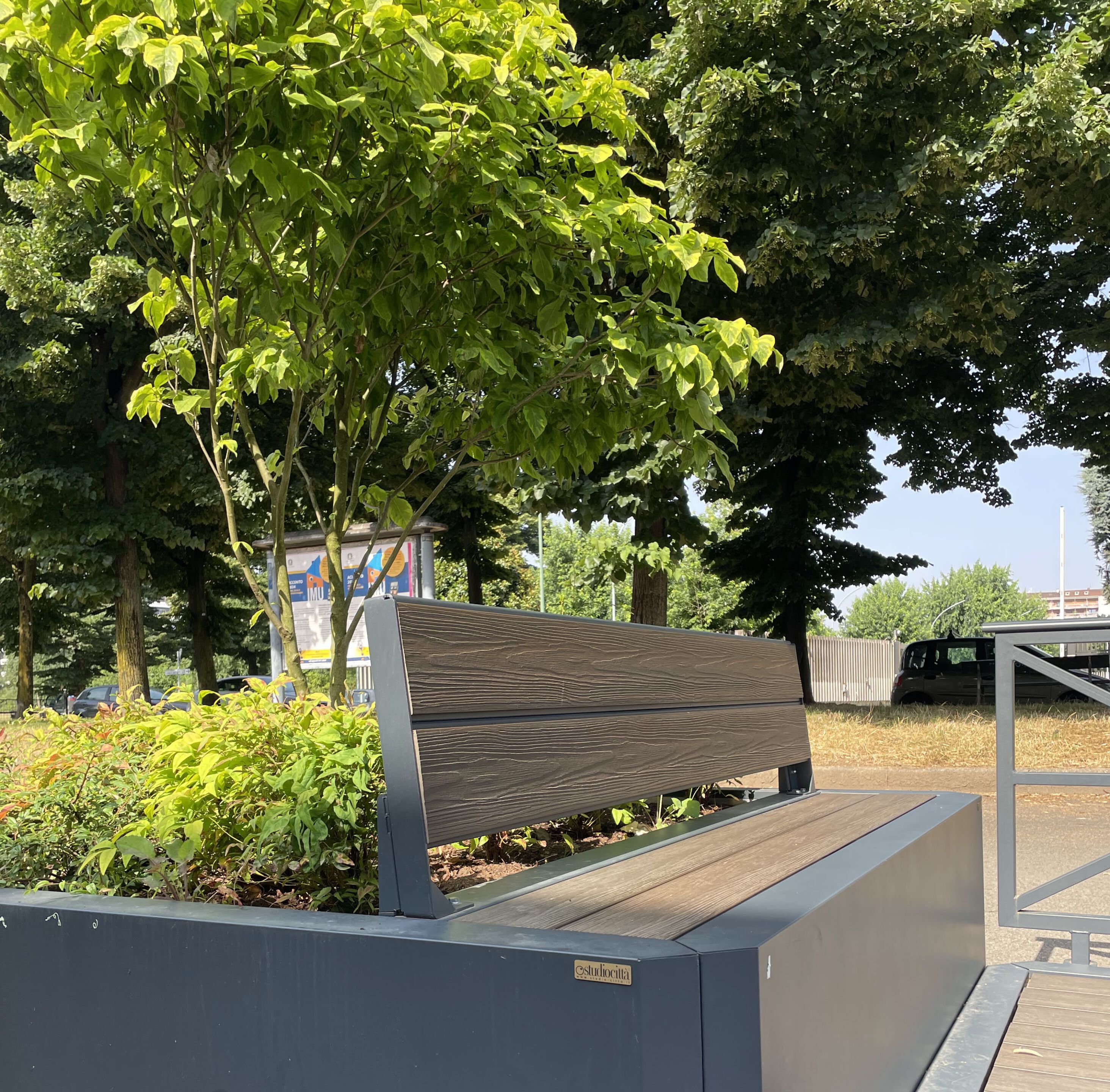 Стальная скамья со встроенным плантатором и подножкой Studio Città Lets-Park ARCH-00124224 - Вид №2