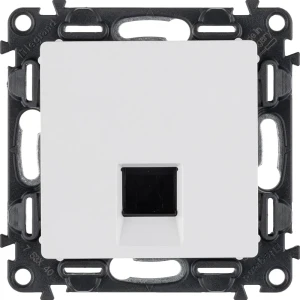 Valena LIFE.Информационная розетка одиночная RJ45 Кат.5е UTP.С лицевой панелью.Белая