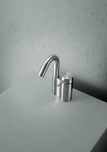 Оттаво. 13 01. Смеситель для умывальника Quadrodesign