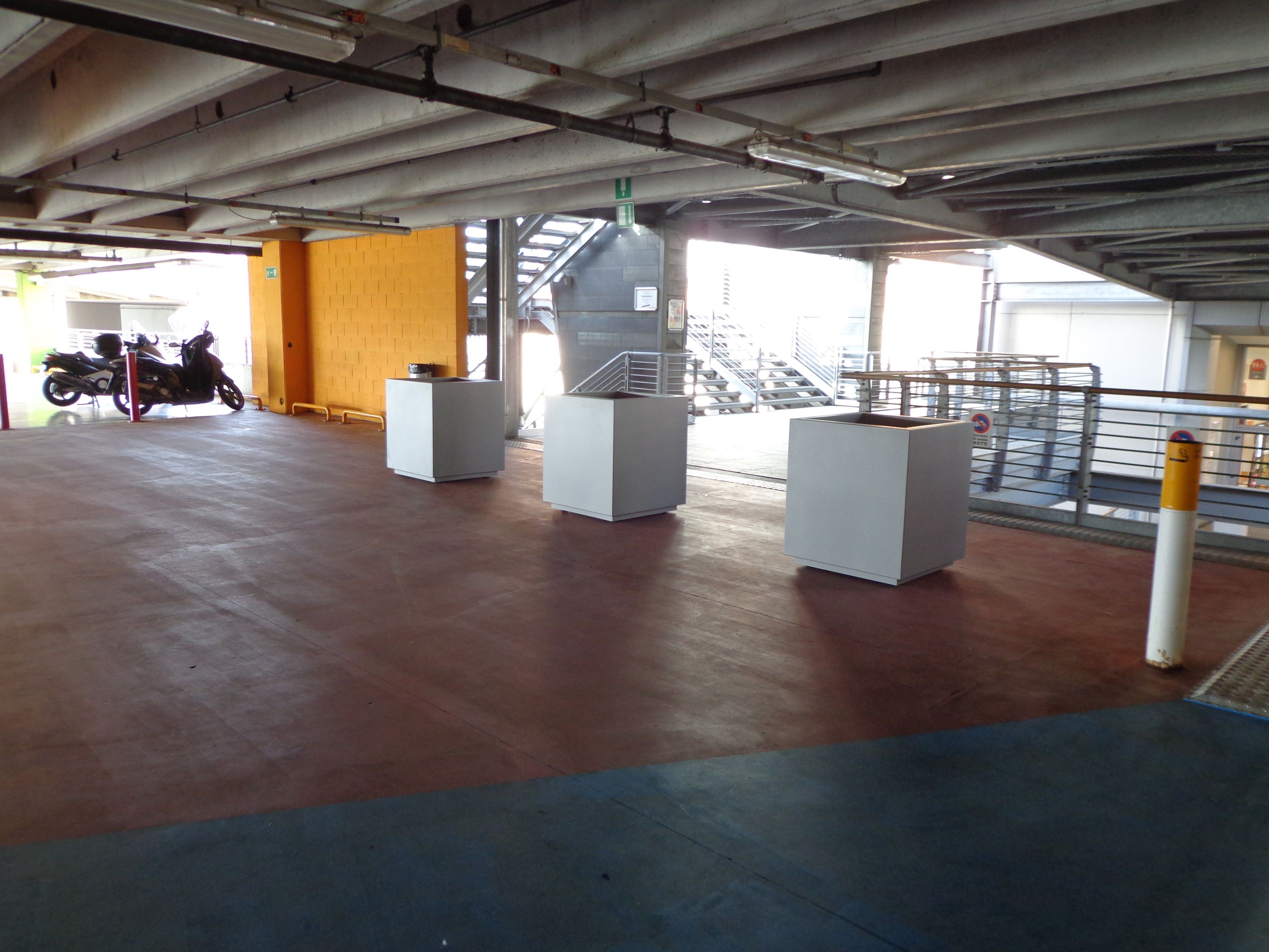 Квадратный плантатор из оцинкованного листа Viscio Urban Design FIORIERA ANTITERRORISMO ARCH-00086632 - Вид №34