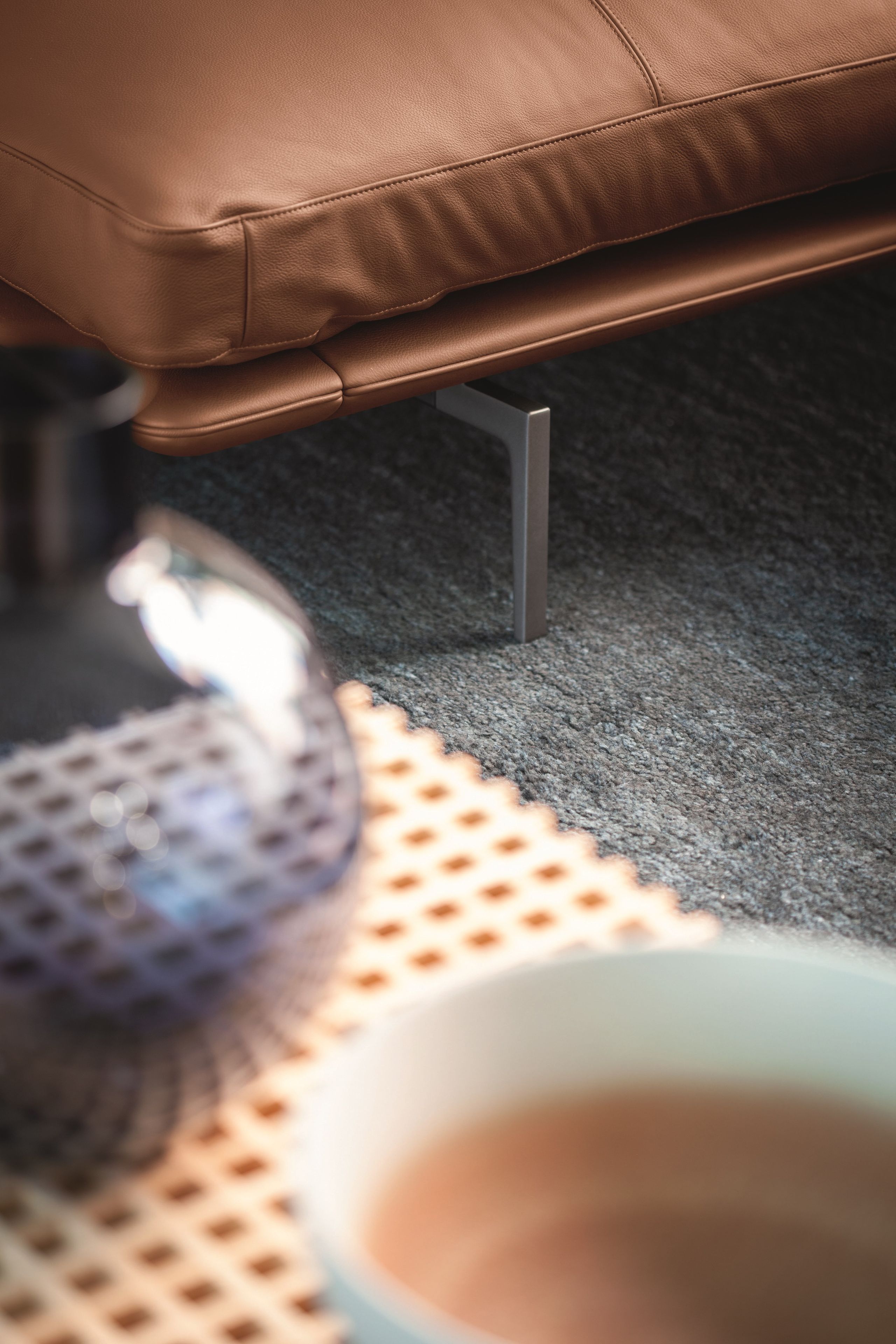 Квадратный журнальный столик из массива дерева Poltrona Frau коллекция-столы и стулья ARCH-00119806 - Вид №8