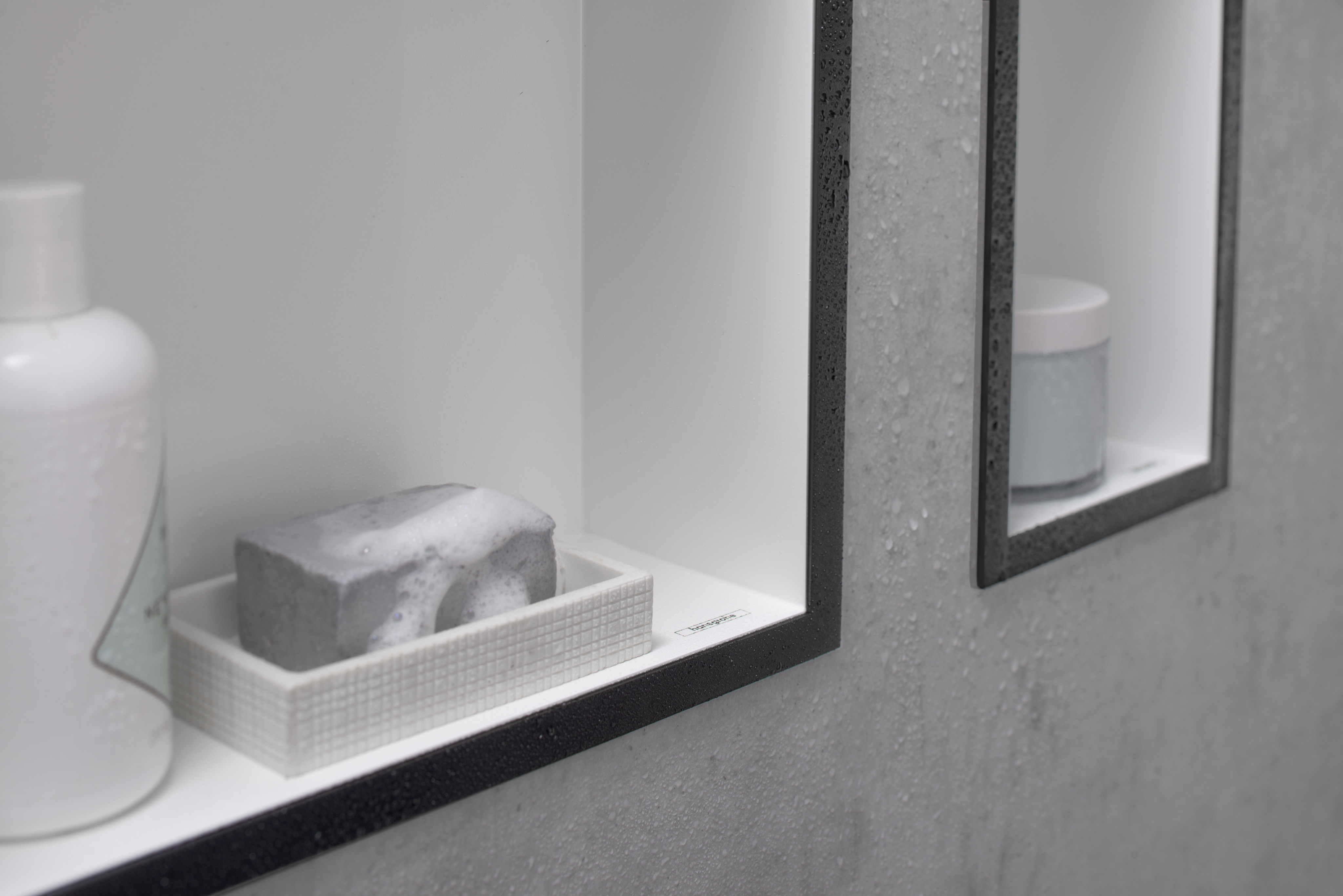 56096700 XtraStoris Individual Стеновая ниша Matt White с дизайнерской рамкой 300/150/100 Hansgrohe  - Вид №1