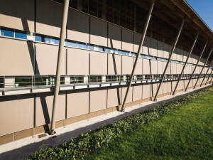 Моторизованный навес с боковыми направляющими