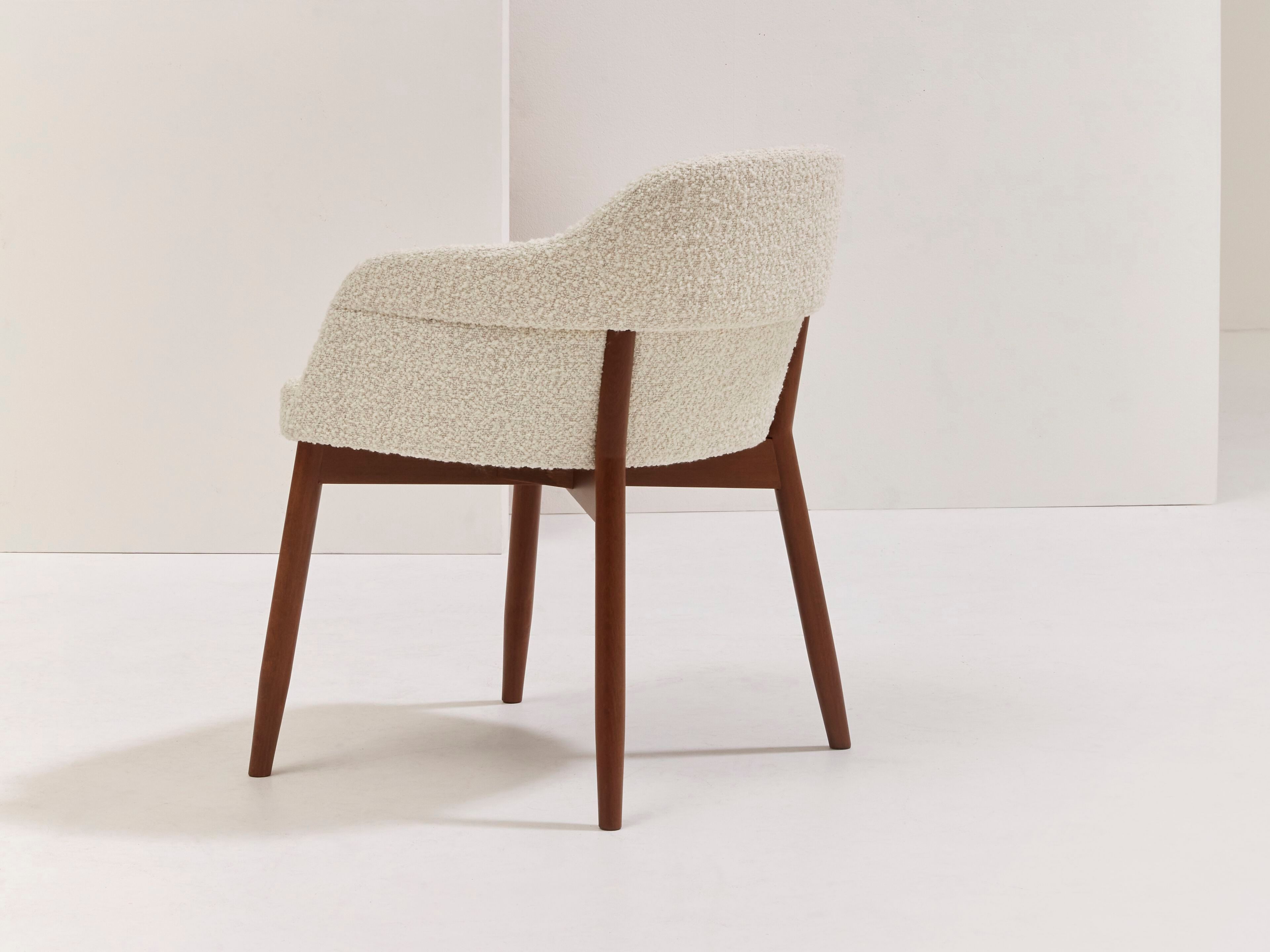 Кресло из бука с подлокотниками Billiani Spy ARCH-00013538