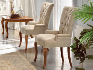 Деревянный стул с мягкой спинкой с подлокотниками