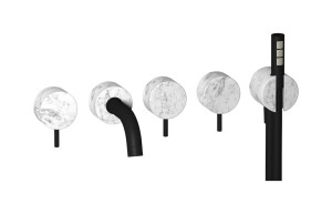 Настенный смеситель для ванной на 5 отверстий с дивертером и душевым гарнитуром. WE ARE IB mr398np_1 Matt Black Marmo