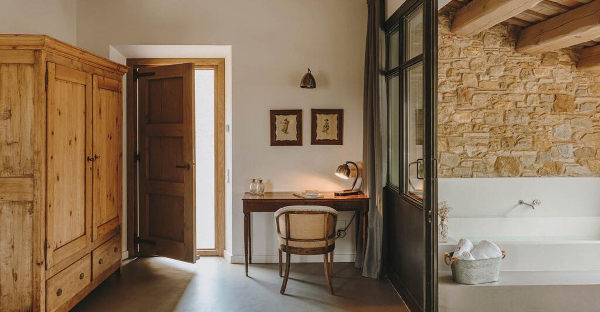 Мягкий стул из коровьей кожи с подлокотниками CREARTE COLLECTIONS Girona Essence ARCH-00064600 - Вид №2