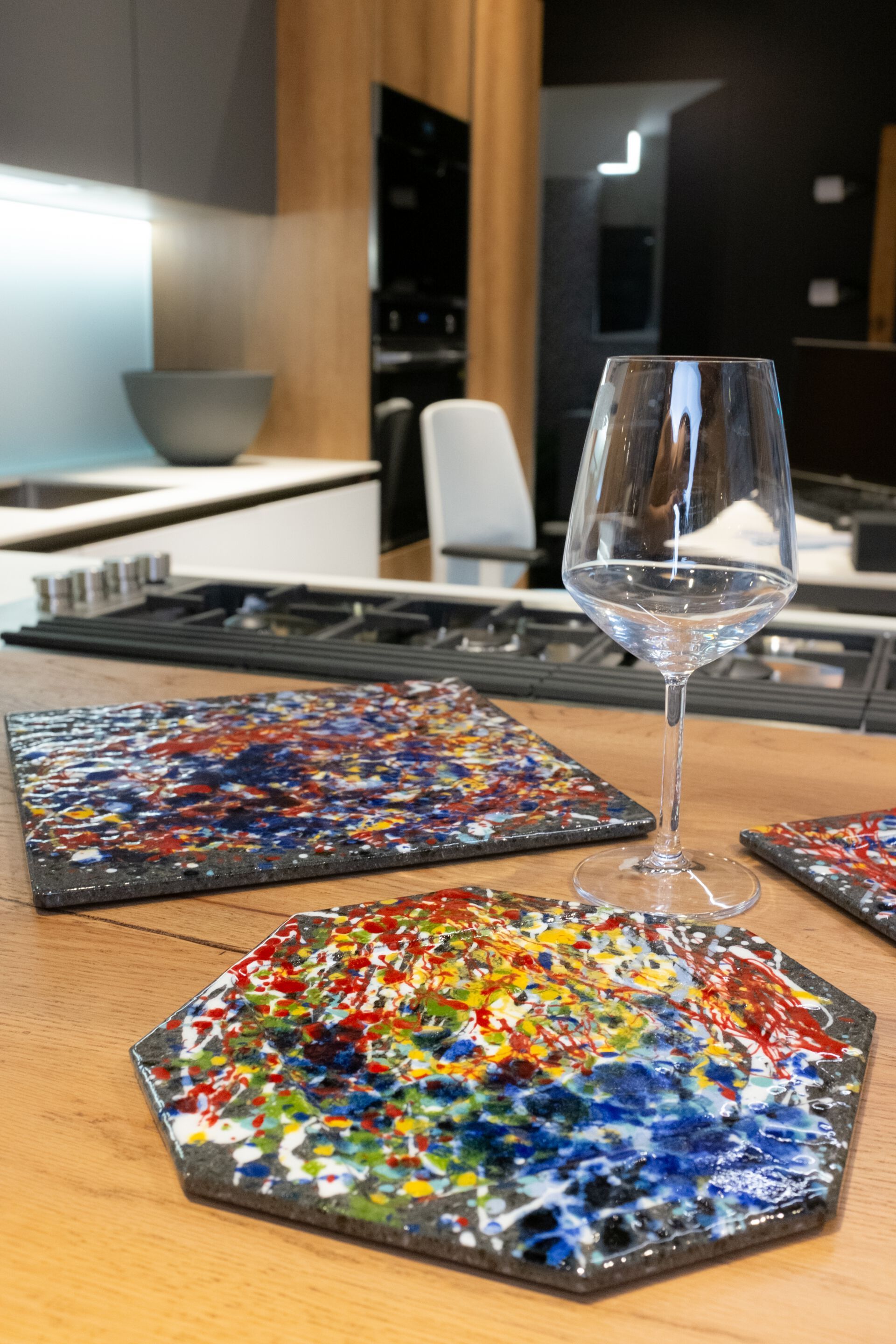 Восьмиугольная сервировочная тарелка из лавового камня Etnea Cuorelavico момент ARCH-00051869 - Вид №5