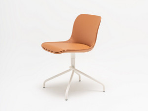 Тканевый стул с мягким сиденьем