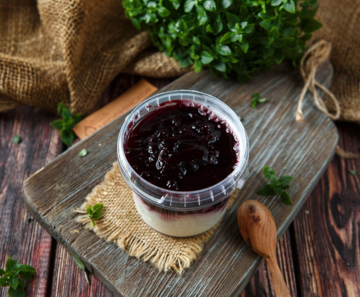 5871 Творог греческий 5% с черничным вареньем Вкусляндия  - Вид №1