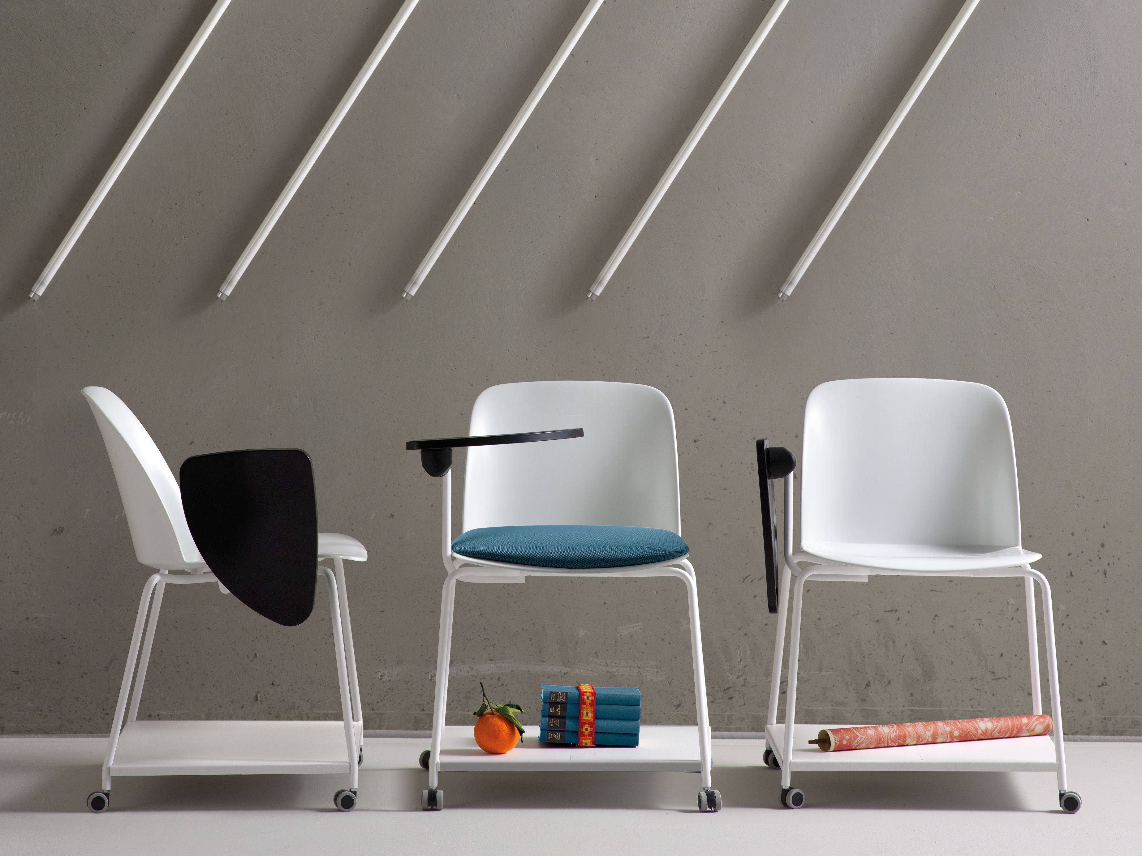 Кресло для конференций с откидным подлокотником Quinti Sedute Deep Plastic ARCH-00035722 - Вид №1