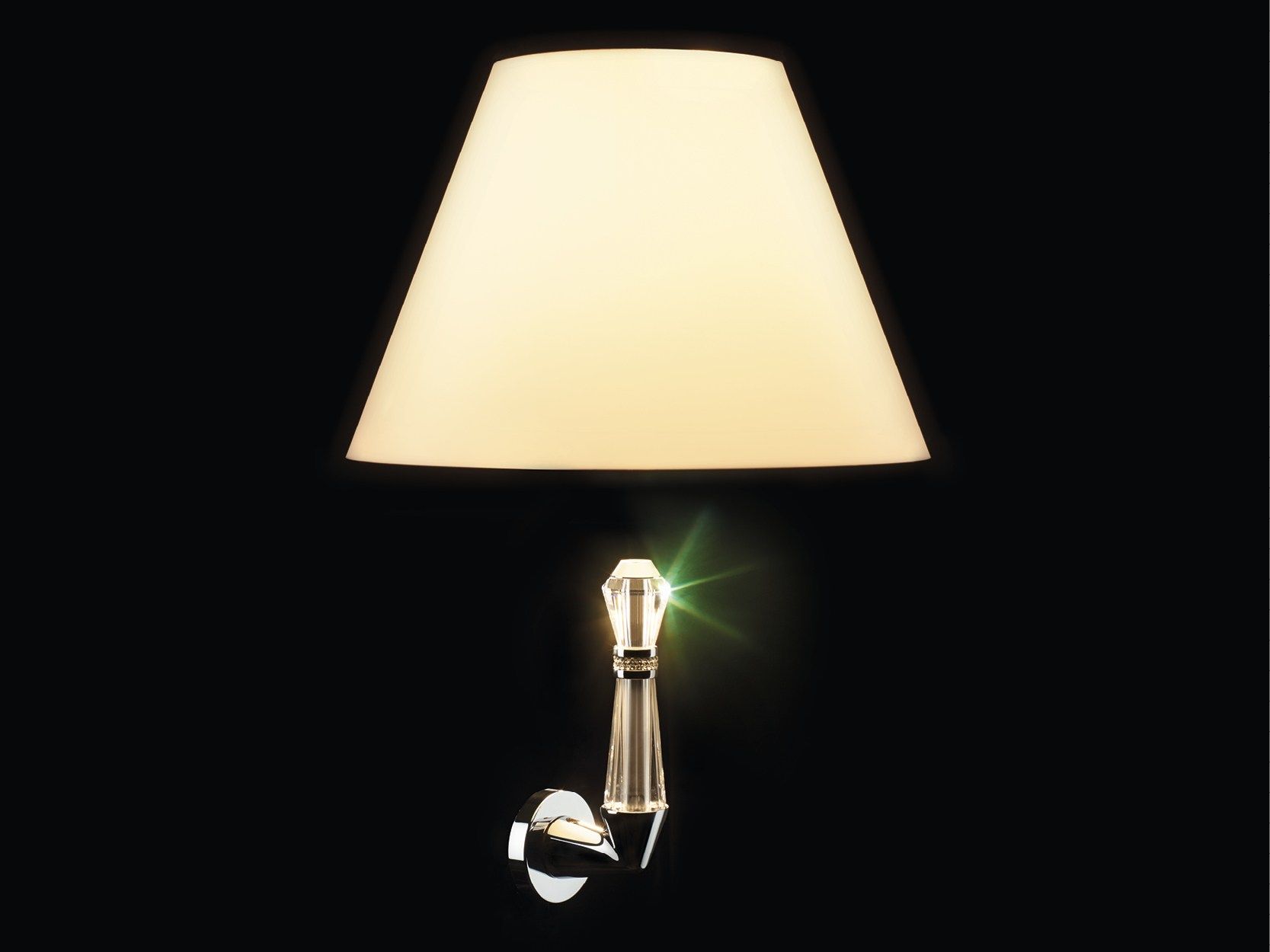 Латунная ручка в классическом стиле с кристаллами Swarovski® на пластине LINEA CALI' свет ARCH-00110822