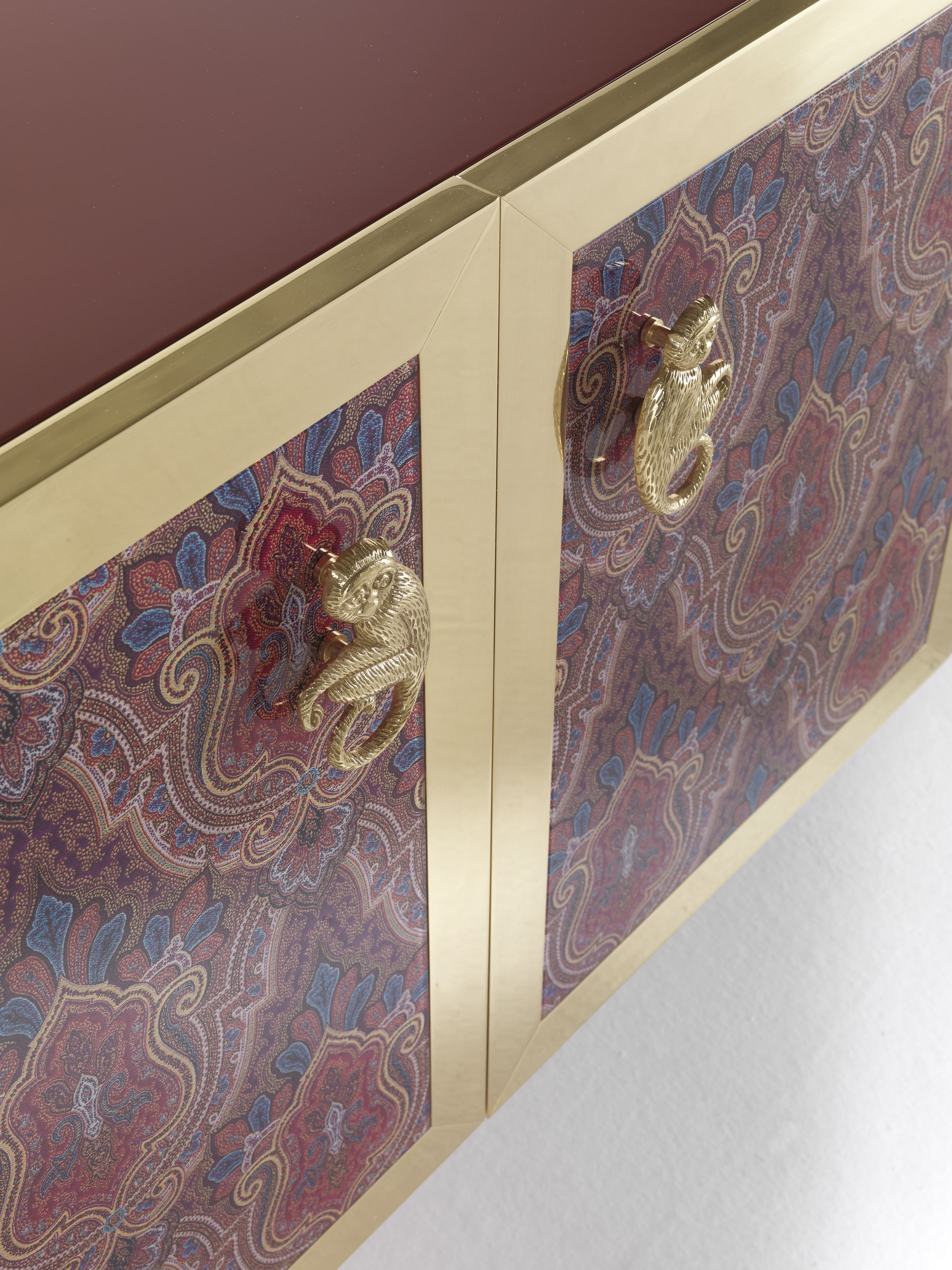 Шкаф из латуни и стекла с распашными дверями ETRO Home Interiors Janis ARCH-00056239 - Вид №3