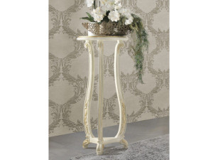 Деревянный пьедестал