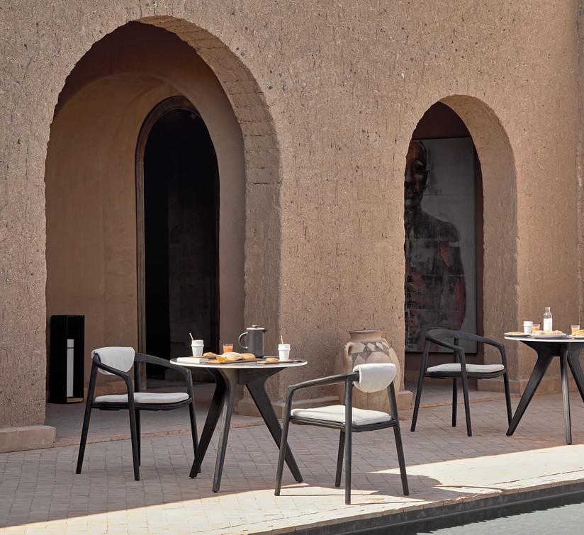 MNST979 Обеденный стол teak nero ⌀80см Manutti Torsa - Вид №23