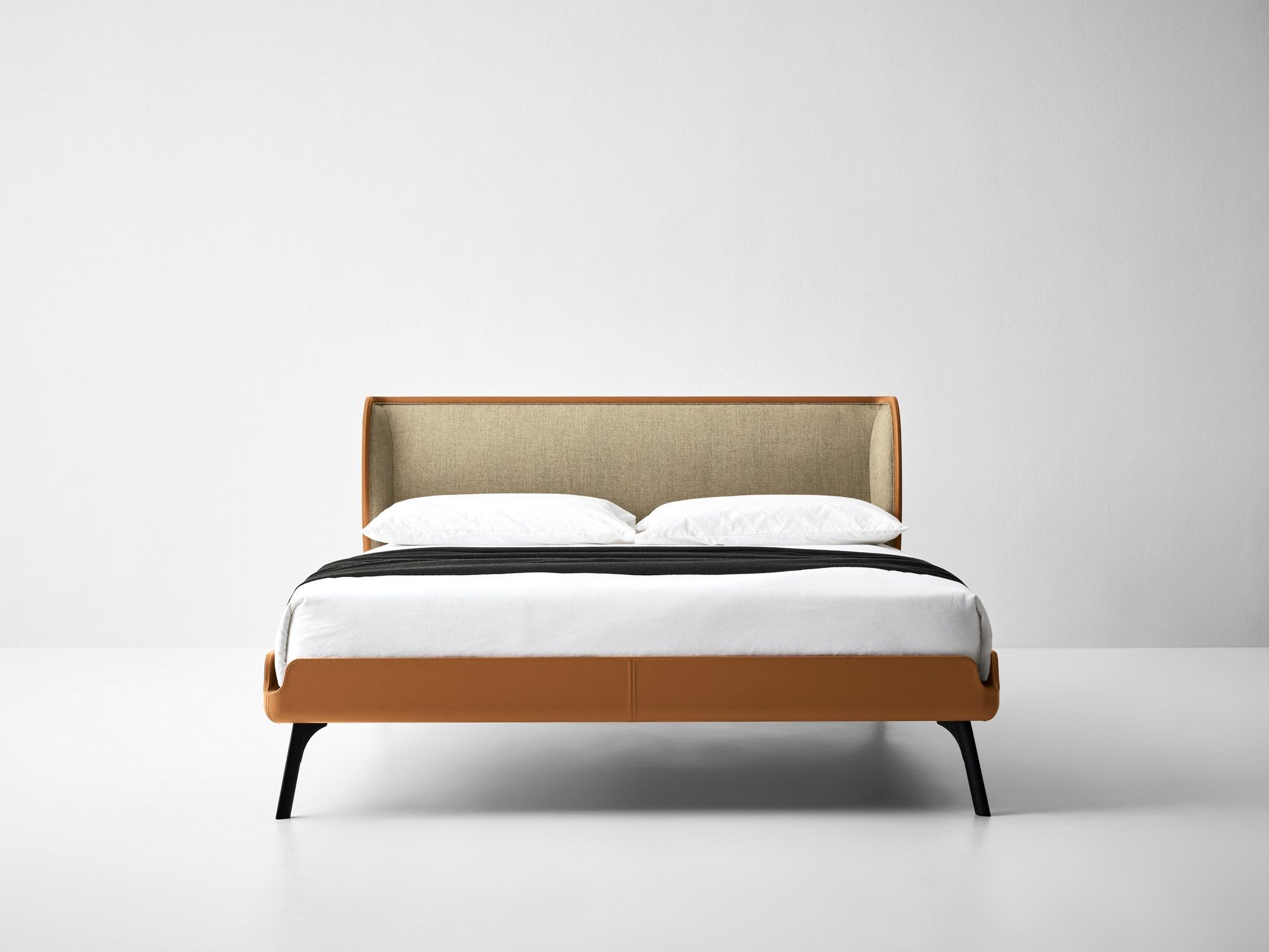 Кожаная двуспальная кровать Bolzan Gabri ARCH-00104390 - Вид №1