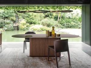 Прямоугольный обеденный стол из массива дерева