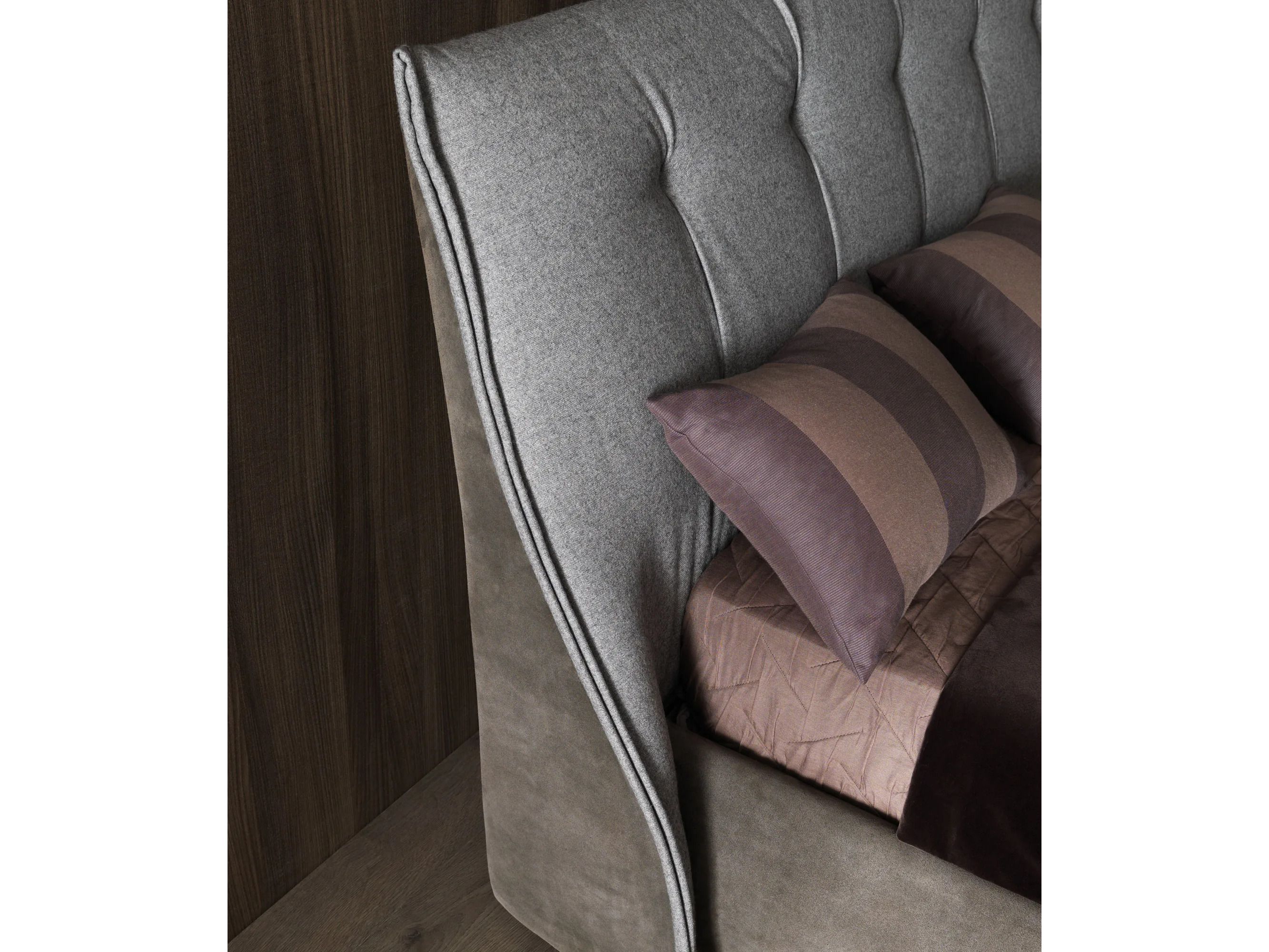 Замшевая кровать с капитонным изголовьем MisuraEmme SUMO ARCH-00092663 - Вид №3