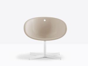 Кресло со спицами из инженерного пластика