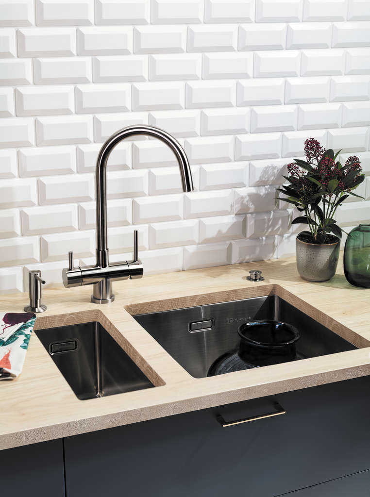 Смеситель для кухни Akita OMOIKIRI 4994086 - Вид №1