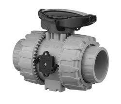 SANIT 182030533 2-ходовой шаровой кран d 16-63, ВКД DualBlock®, ПВХ-С, розетка растворителя, безопасность рычаг