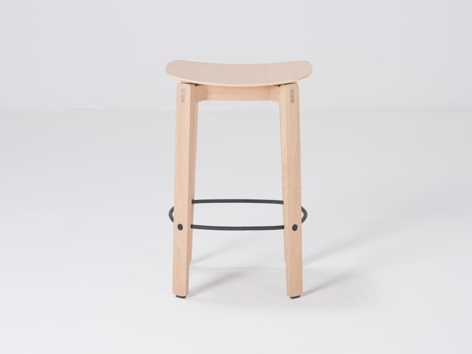 Дубовый барный стул с подставкой для ног Gazzda ARCH-00009485 - Вид №1