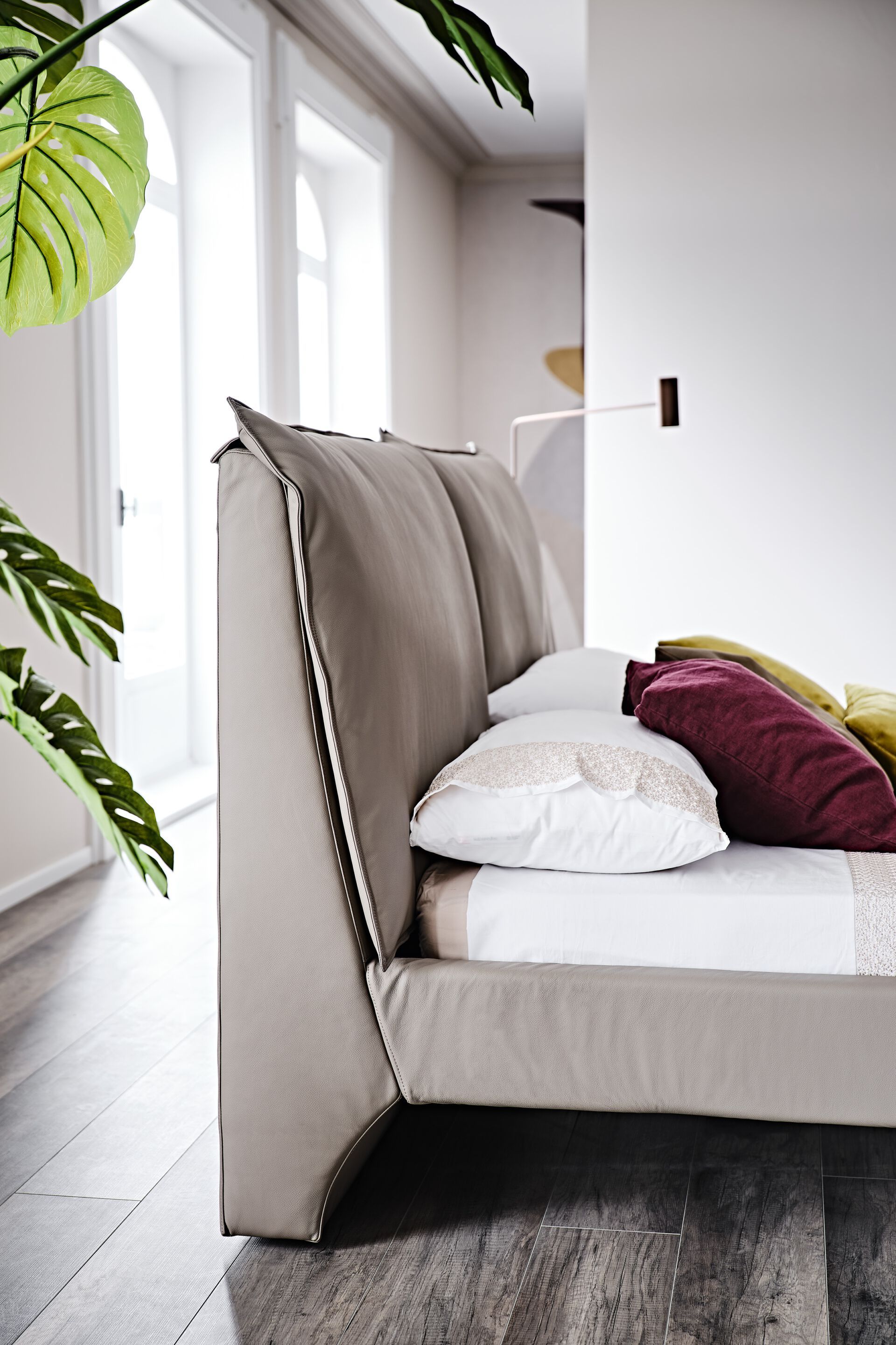 Двуспальная мягкая кровать Cattelan italia LUKAS ARCH-00153153 - Вид №3