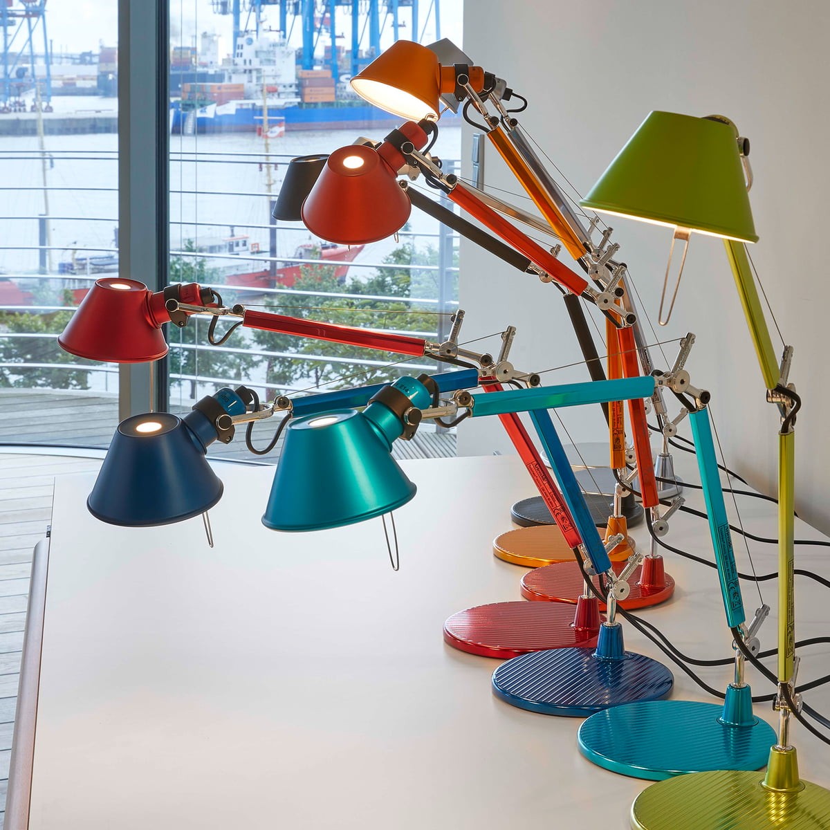 Artemide Tolomeo A011810 лампа настольная красная 54264 - Вид №3