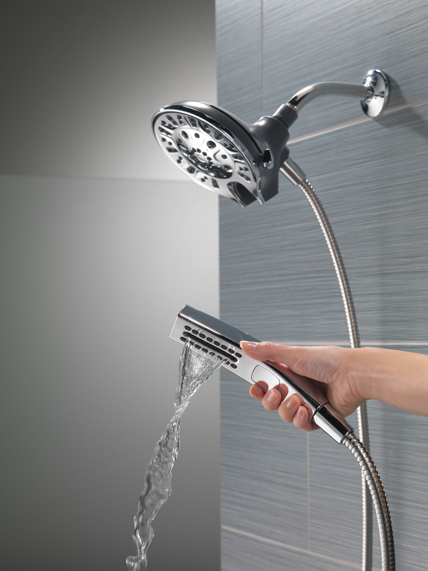 75505 H2Okinetic® In2ition® Душ два в одном с 5 настройками Delta Faucet Delta Хром - Вид №13