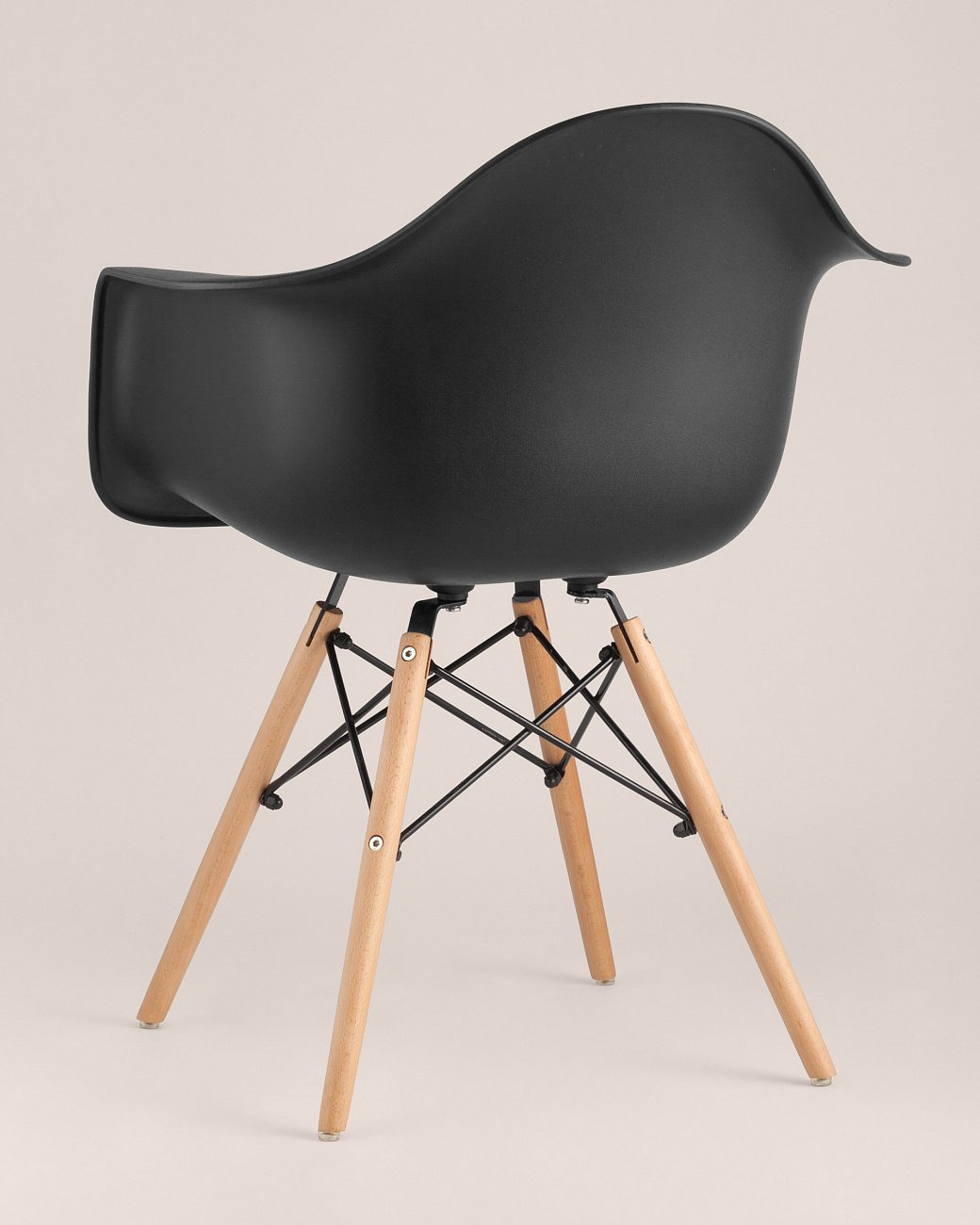 Кресло черное пластиковое с деревянными ножками Eames W EAMES EAMES DAW 00-3881988 Черный  - Вид №3