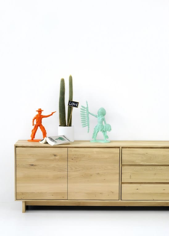 Шкаф из массива дерева с распашными дверцами с ящиками Ethnicraft Wave ARCH-00133239 - Вид №2