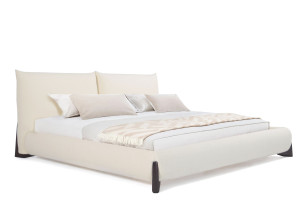 Двуспальная мягкая кровать